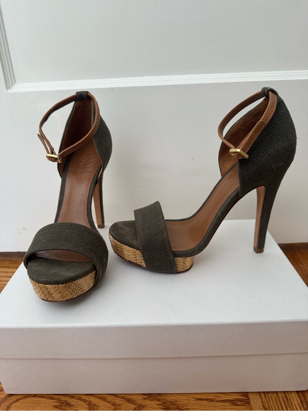 Tory Burch Olive Canvas Platform Heel Sandals | Size 7 | Excellent Condition